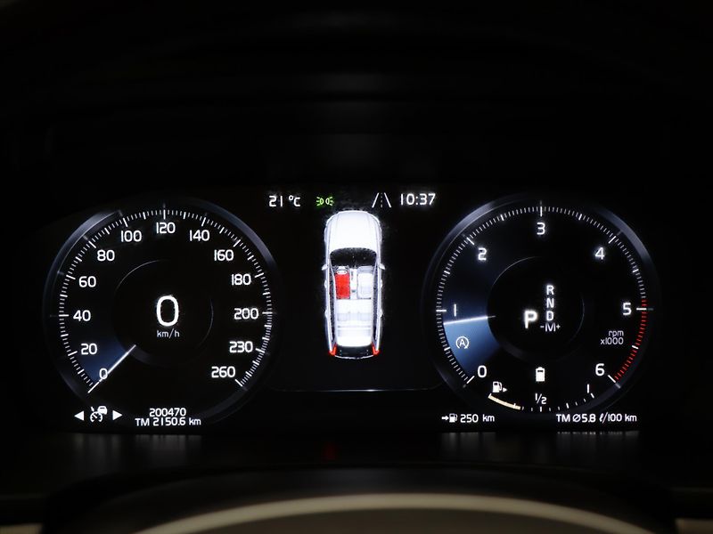 Volvo V90 2,0 D 145 kW Momentum Automat - fotka 18 z 32