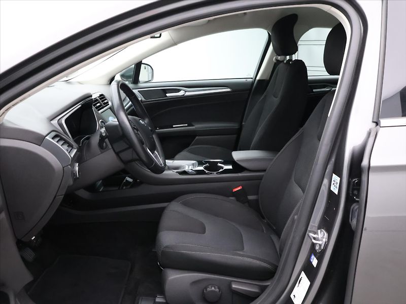Ford Mondeo 2.0 TDCI 110KW CZ 4x4 LED - fotka 11 z 30