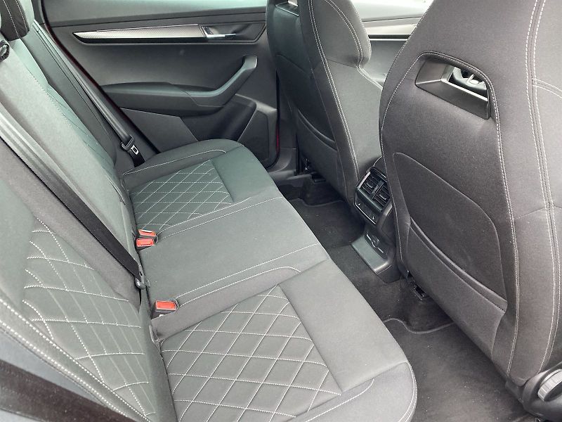 Škoda Karoq (2025) 2.0 TDI 4x4 DSG SportLine - fotka 12 z 39