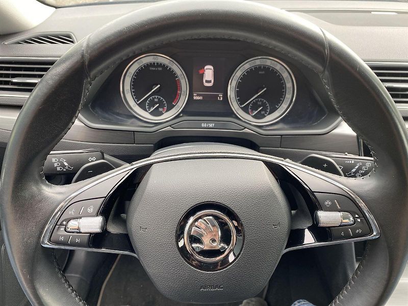 Škoda Superb (2021) Combi 1.5 TSI ACT DSG Style+ - fotka 17 z 36