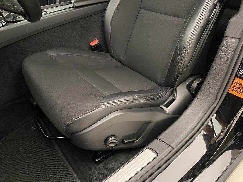 Volvo V60 D3 MOMENTUM AUT REZERVACE - fotka 24 z 39
