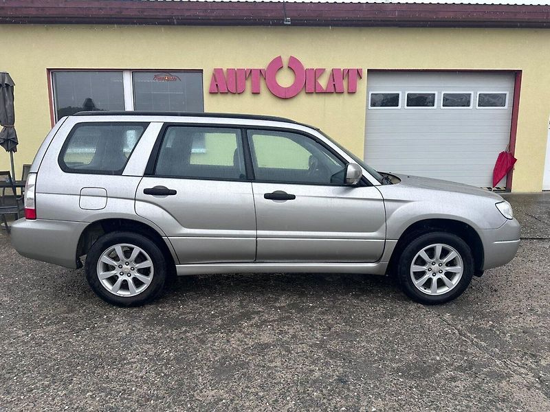 Subaru Forester (2006) 2.0 4x4/116kW/Serv.Knih/Výhřev - fotka 2 z 23