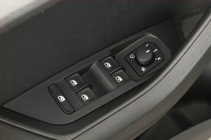 Škoda Karoq (2024) 1.5 TSI - fotka 15 z 15