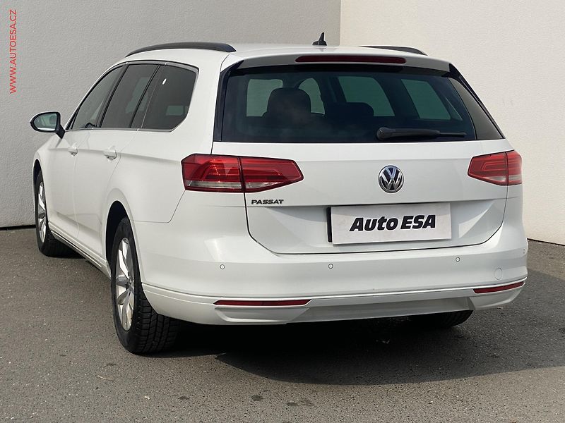 Volkswagen Passat (2017) 2.0 TDi, Comfortline - fotka 6 z 17