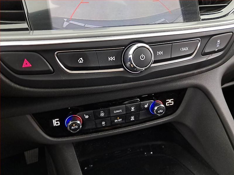 Opel Insignia (2018) 2.0 CDTI, Navi, Tempomat - fotka 17 z 21