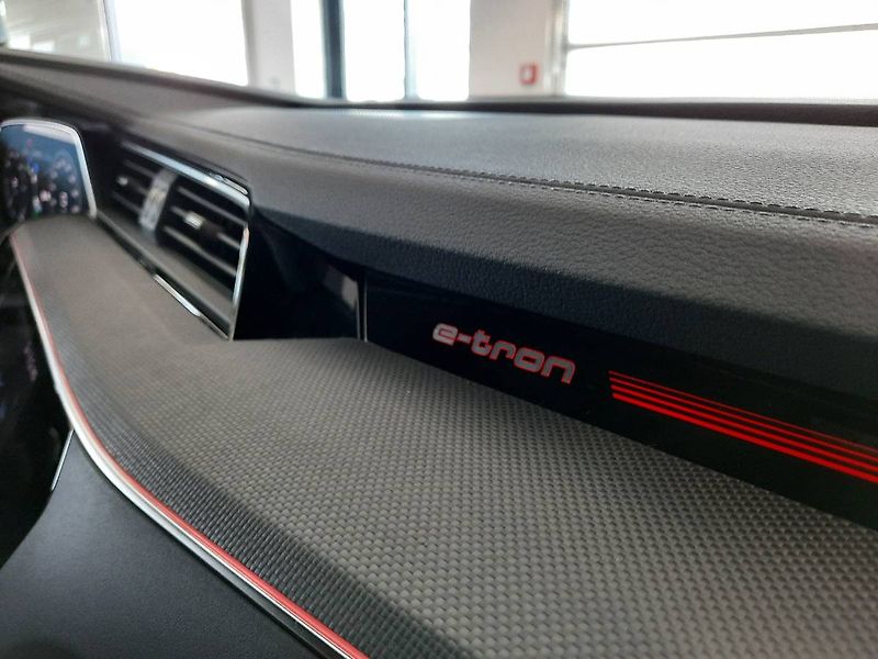 Audi Q8 e-tron (2023) Sportback 55 quattro (300kW/40 - fotka 22 z 29