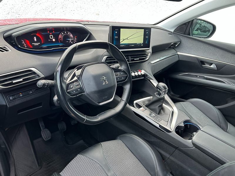 Peugeot 3008 (2021) 1.2PT 96kW! ALLURE! Tažné! ČR! - fotka 13 z 41