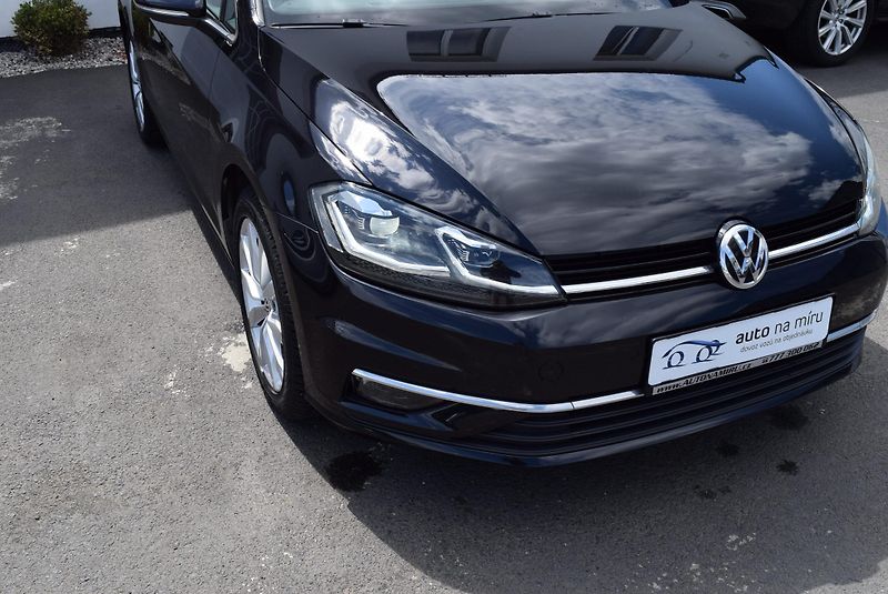 Volkswagen Golf (2018) 1.4TSI 92kw CLBMT LED NAVI TOP - fotka 4 z 49