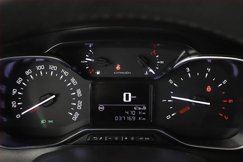 Citroën C3 (2024) Shine 1.2 PureTech, Serv.kniha - fotka 8 z 15