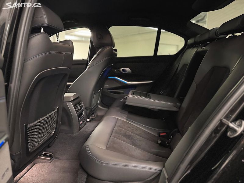 BMW Řada 3 330XD M-Sport 195kW - fotka 33 z 37