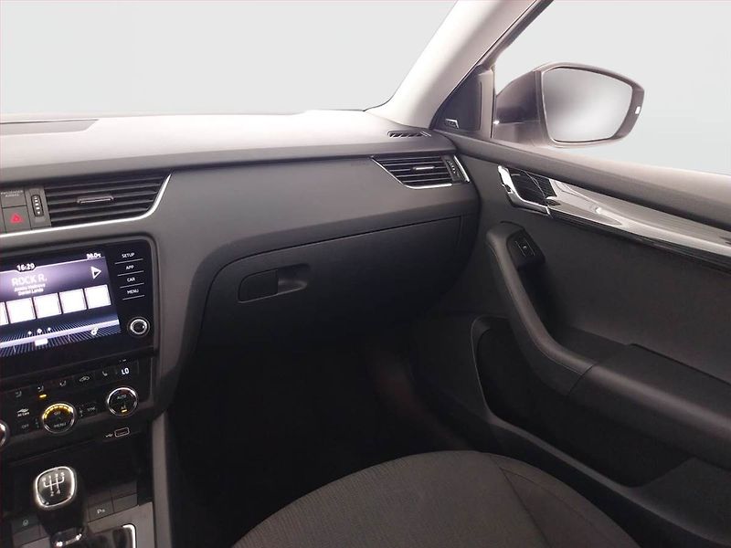 Škoda Octavia (2019) Style 1.6 TDI, Serv.kniha - fotka 8 z 24