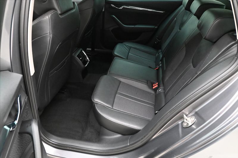Škoda Octavia 2,0 TDI 110 kW DSG Style Záruk - fotka 14 z 30