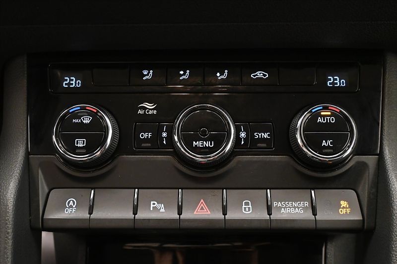 Škoda Karoq 1,5 TSI 110kW DSG Business Zár - fotka 21 z 31