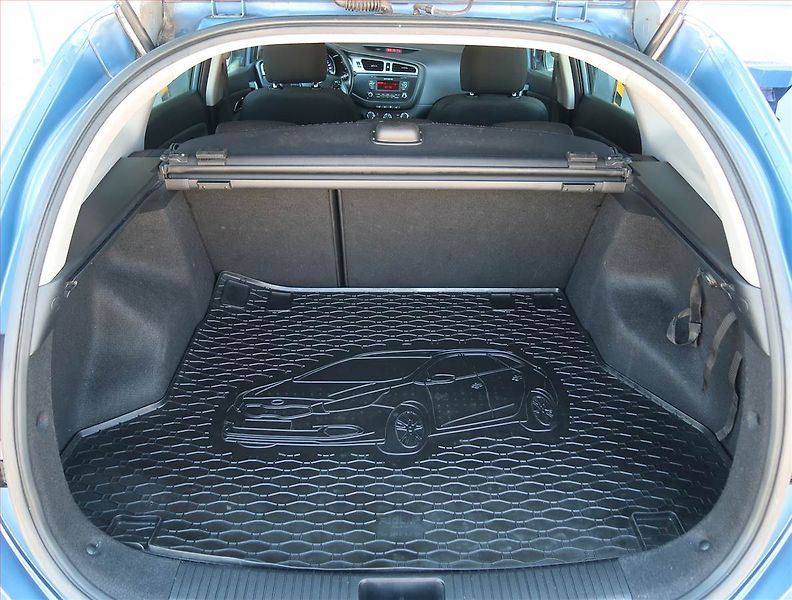 Kia Ceed (2015) Silver 1.6 GDI, Tempomat - fotka 13 z 16