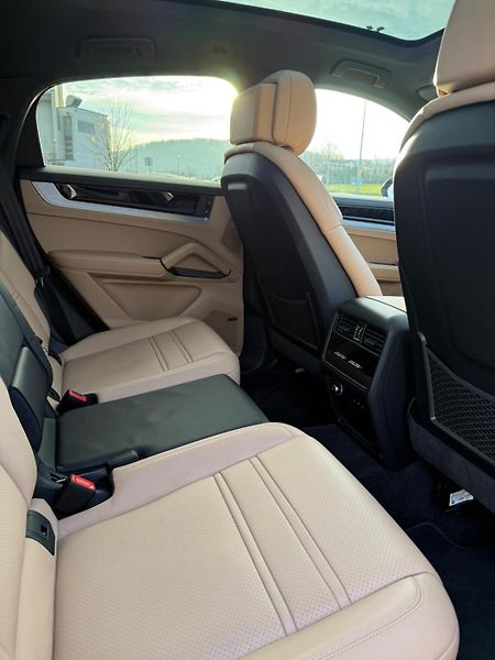Porsche Cayenne (2024) 4.0 /349kW - fotka 11 z 15