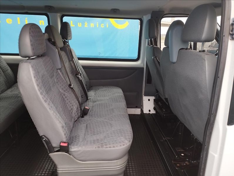 Ford Transit 2,2 TDCi 9/Míst 6 Rychlostí - fotka 9 z 16