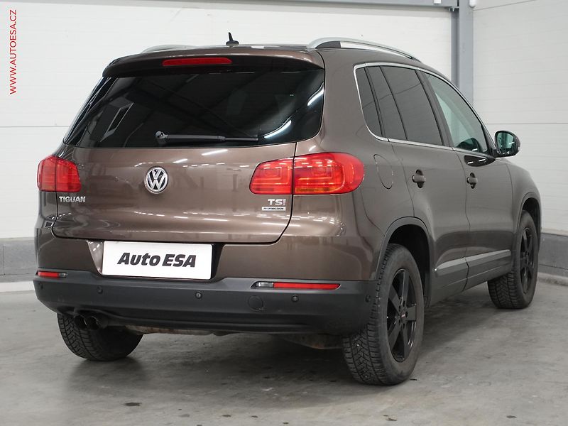 Volkswagen Tiguan (2012) 1.4TSi, Spoert, bixen, panor - fotka 4 z 22