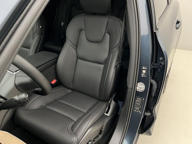 Volvo XC60 (2026) T6 AWD RECHARGE DARK PLUS AUT - fotka 24 z 45