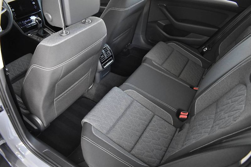 Volkswagen Passat Variant (2023) 1.5TSI 110kW, LED,Manuál - fotka 12 z 23