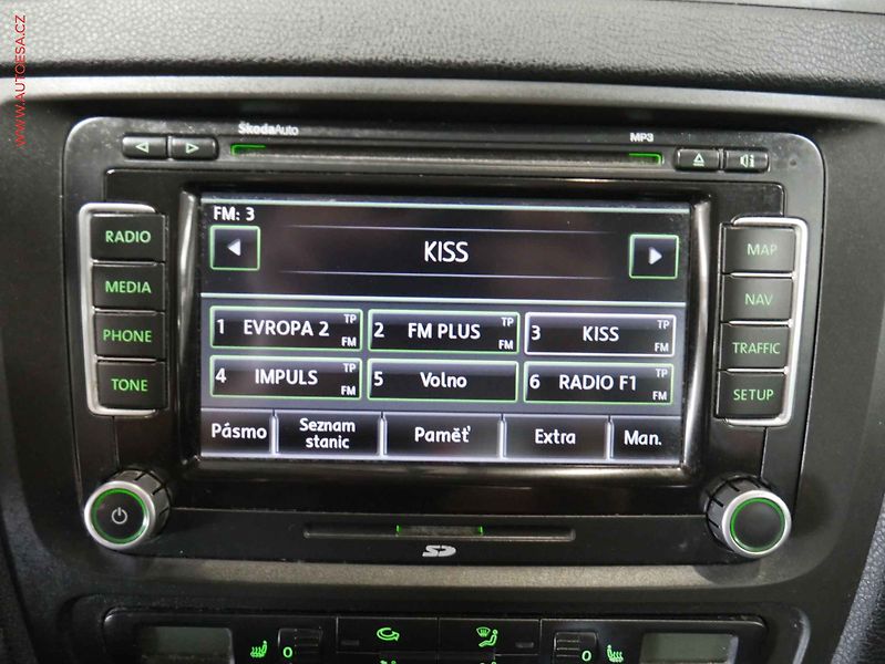 Škoda Octavia (2008) 1.6MPi, 1.maj, Navi, výhř - fotka 12 z 16