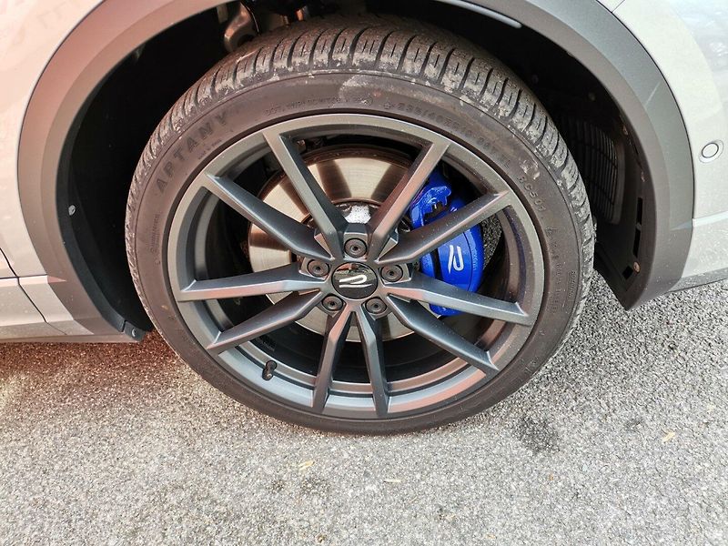 Volkswagen T-Roc (2025) 2.0TSi 221kw R DSG 4x4 - fotka 34 z 40