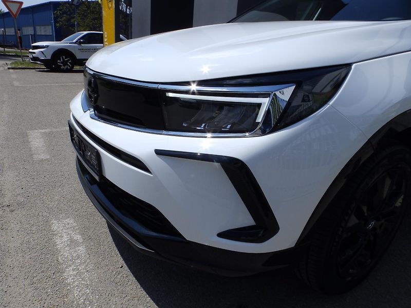 Opel Grandland (2023) 1.2Turbo 96kW - fotka 33 z 36