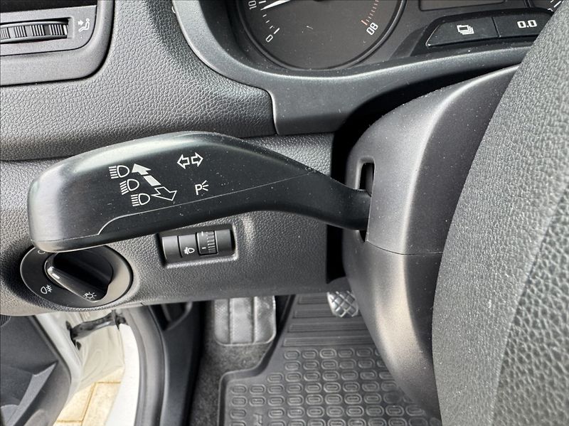 Škoda Fabia 1,4 i 16V tažné DPH 1.maj. ČR - fotka 30 z 45
