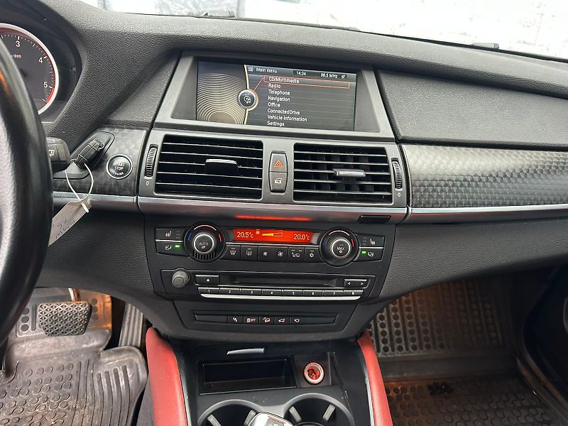 BMW X6 (2012) 40D, 225KW, MASÁŽ, VÝBAVA - fotka 14 z 27