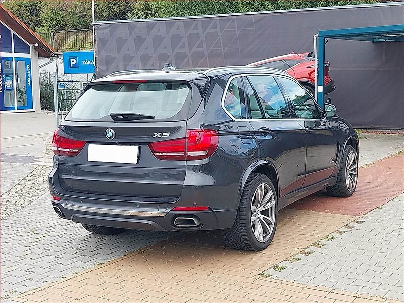 BMW X5 (2015) xDrive40d, 4X4, Automat, Kůže - fotka 5 z 24