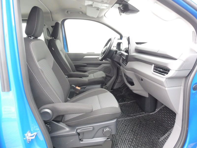 Volkswagen Caravelle (2025) Life DR 2,0 TDI 110kW 8AUT - fotka 9 z 29