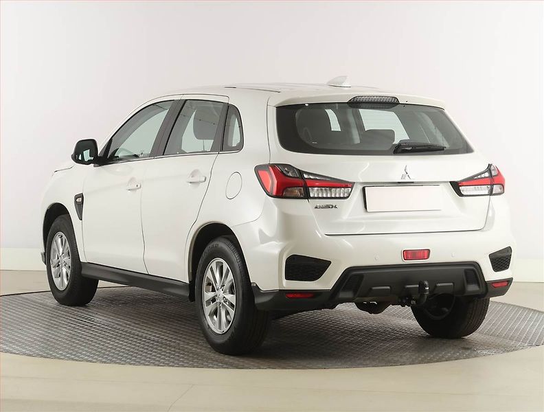 Mitsubishi ASX (2020) Invite 2.0 MIVEC, ČR,1.maj - fotka 4 z 18
