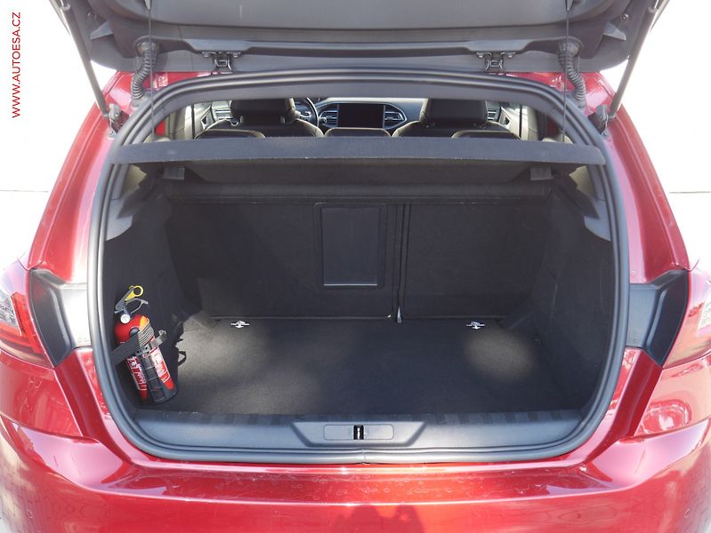 Peugeot 308 (2019) 2.0 HDi, ČR, GT, AT, navi - fotka 7 z 20