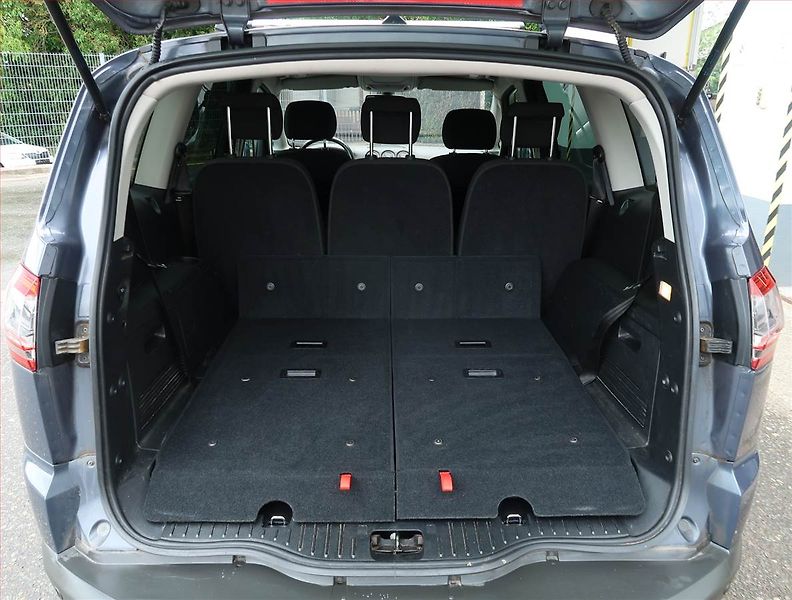 Ford S-MAX (2012) 2.0 TDCi, 7 míst, Navi - fotka 14 z 21