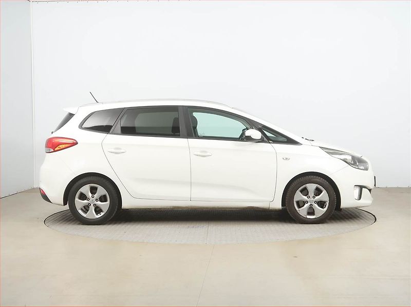 Kia Carens (2015) 1.7 CRDi, Automat, Tempomat - fotka 6 z 16