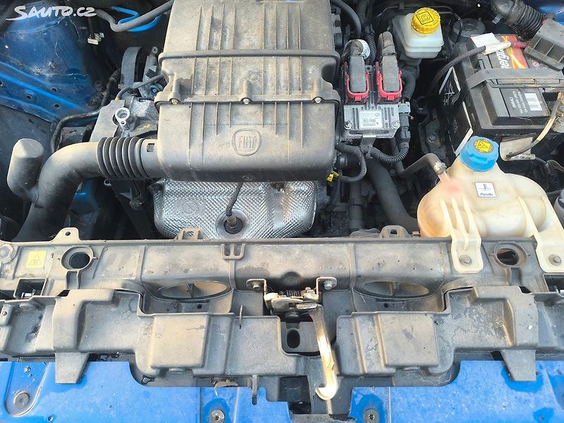 Fiat Punto 1,4,SERVISKA,100TKM,1MAJ65LET - fotka 18 z 23