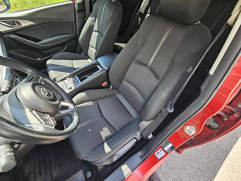 Mazda 3 (2018) 2.0i, NAVI - fotka 9 z 28