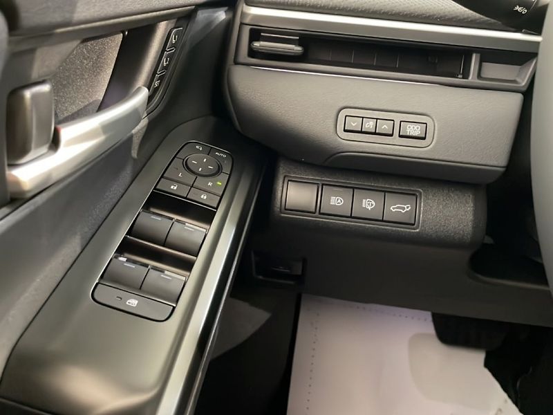 Subaru E-Outback 74.7 kWh AWD Touring H/K Venti - fotka 14 z 17