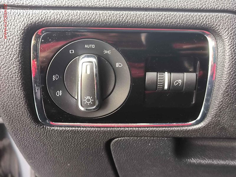 Škoda Superb (2010) 2.0TDI 4x4, ČR, Xenon, autoAC - fotka 17 z 20