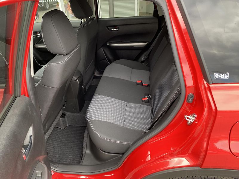 Suzuki Vitara (2026) 1,4 Premium Hybrid - fotka 5 z 6