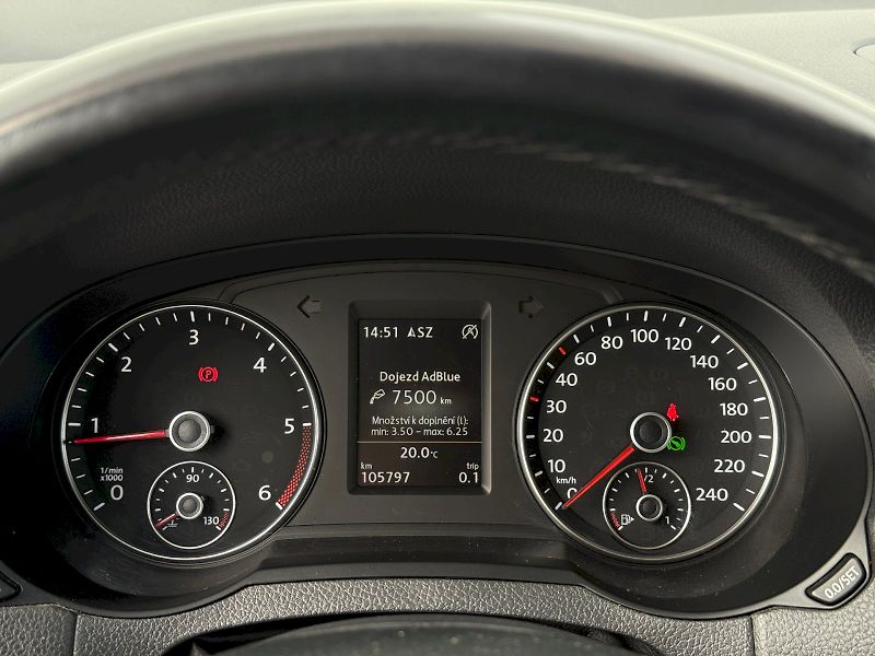 Volkswagen Sharan (2017) 2.0 TDI 135 kW DSG 4x4 - fotka 15 z 23