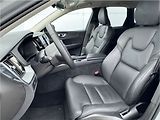 Volvo XC60 PLUS DARK B4 AWD 145kW - náhled 14
