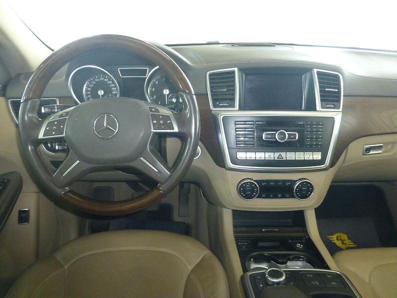 Mercedes-Benz GL (2014) 500-320KW*XENONY**7MÍST - fotka 23 z 33