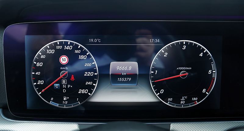 Mercedes-Benz Třídy E 350d AMG/kůže/AT/Led - fotka 31 z 40