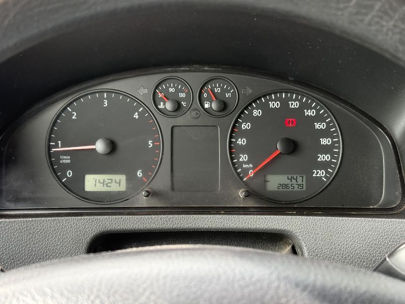Volkswagen Transporter (2007) T5 1.9 TDi 75kw 9 míst - fotka 16 z 19