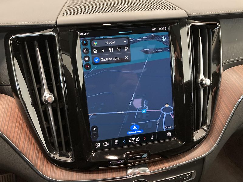 Volvo XC60 T6 eAWD Recharge Ultra Dark  - fotka 27 z 36