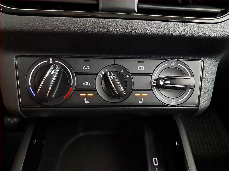 Škoda Kamiq (2022) Ambition 1.0 TSI, Serv.kniha - fotka 16 z 17