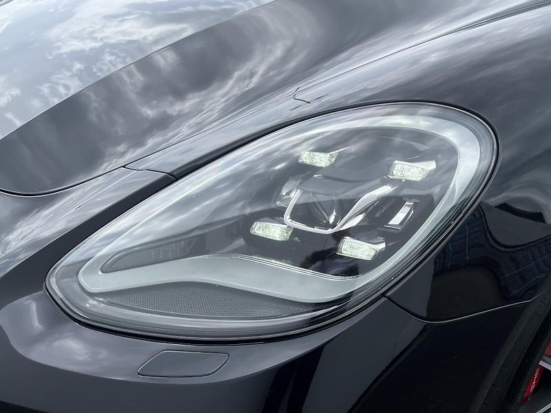 Porsche Panamera (2019) GTS - fotka 9 z 30