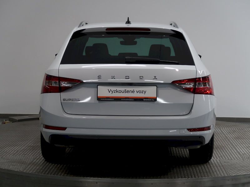 Škoda Superb (2023) STYLE 2.0TSI 140KW DSG - fotka 9 z 41