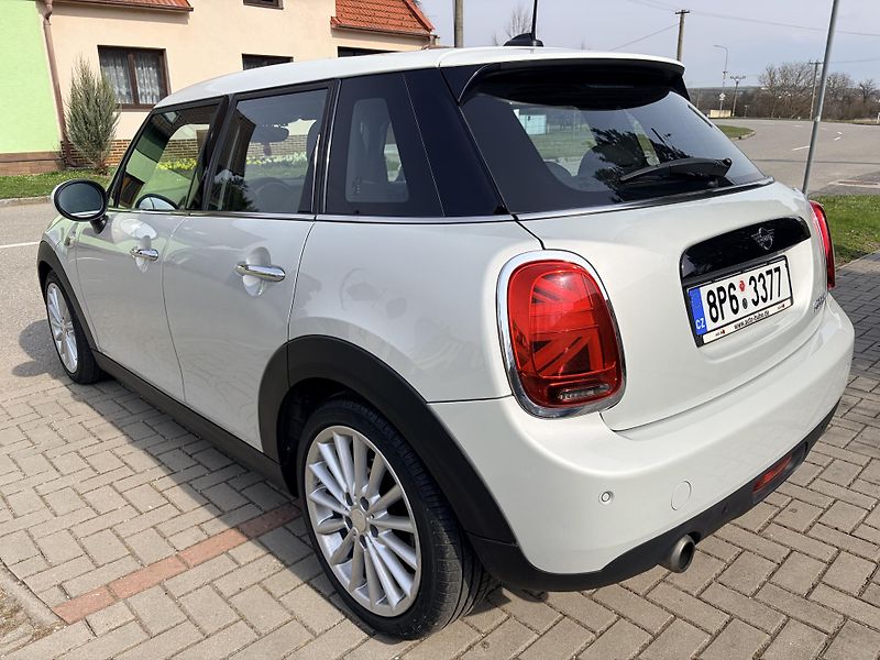 Mini Cooper 1.5 TURBO 100kW LED REZERVACE - fotka 4 z 38