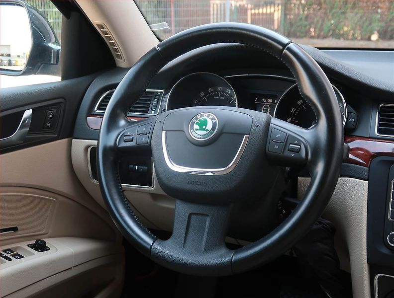 Škoda Superb (2012) 2.0 TDI, Automat, Navi, Xenony - fotka 17 z 22